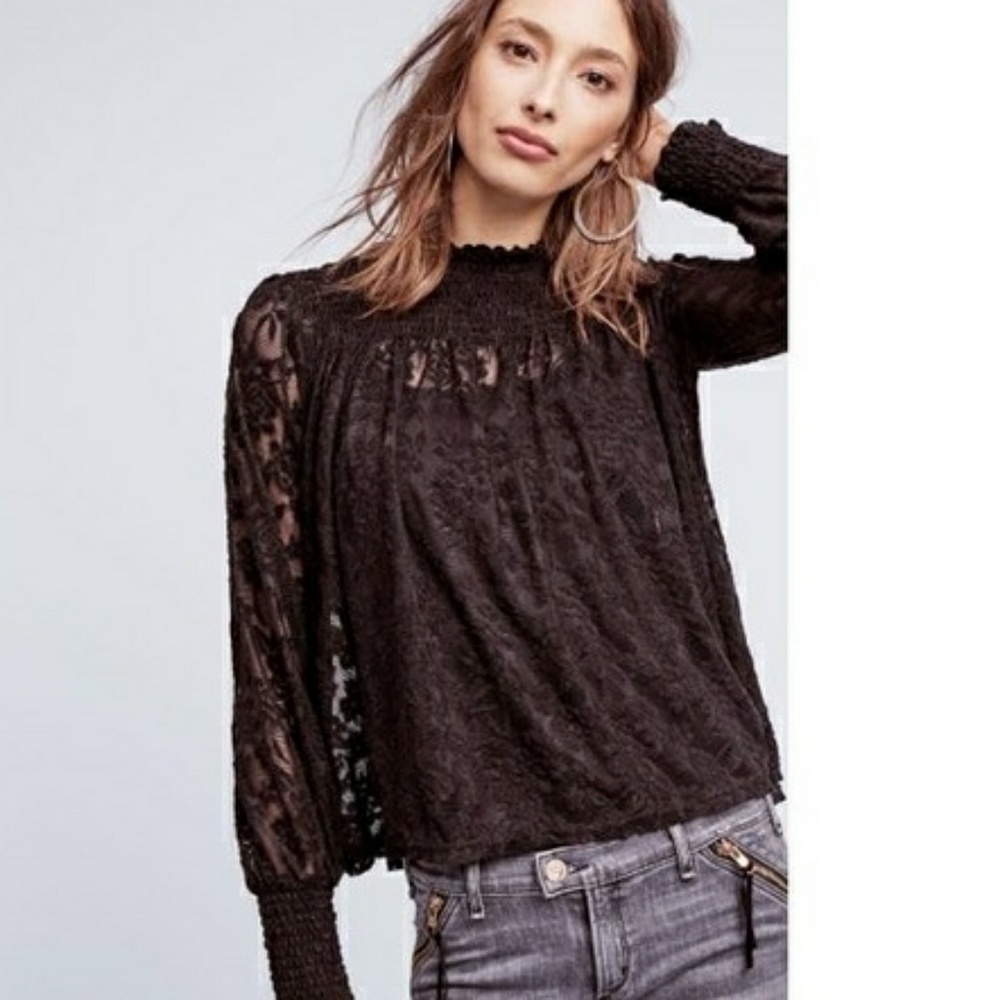 Deletta Amanna lace top